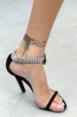 Isabeli Fontana tattoos
